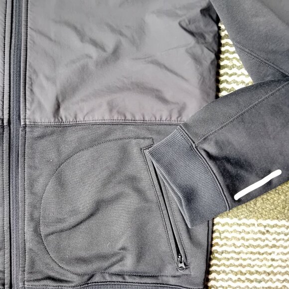 Hudson's Bay Golf Canada Zip-up Light Jacket - Picture 7 of 9